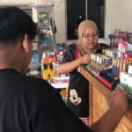 Kami telah membuat lawatan ke kedai makan awie seri  bagi mendapatkan maklumat serta bertanyakan tentang produk Rekaflex Gel Bidara yang terdapat di situ, di samping menilai sambutan pelanggan terhadapnya.